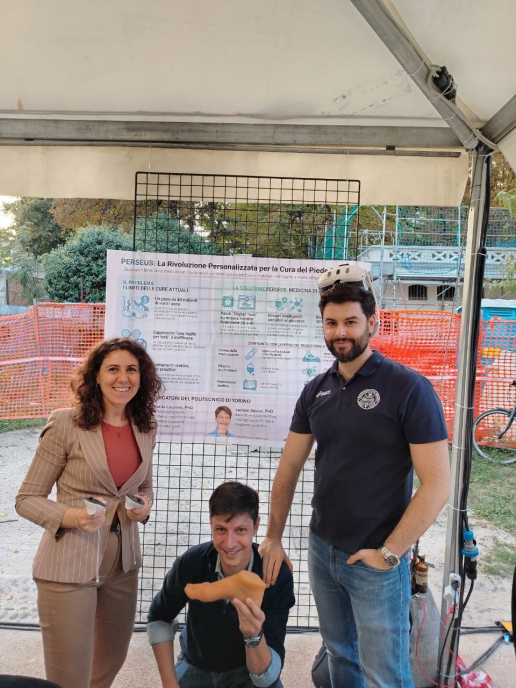 Gruppo di ricerca che presenta la propria attivit&agrave;